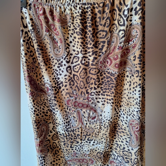 Leopard Print Paisley Skirt - Picture 4 of 8